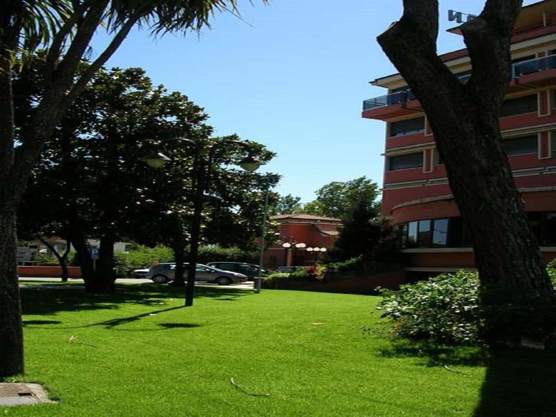 Hotel Napoleon Lucca Exterior photo